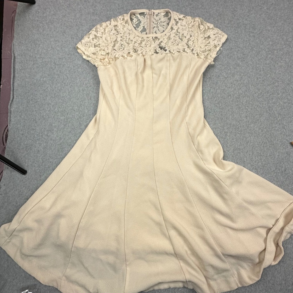 Taylor Cream Lace Yoke Fit and Flare Dress Short Sleeve Neutral Cocktail Size 6